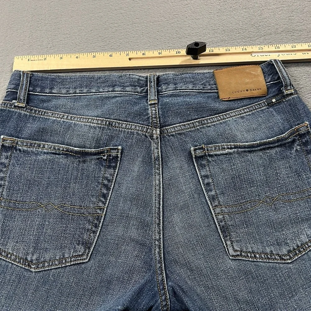 Lucky Brand Jeans Mens 32x32 Blue 221 Original Straight Mid Rise Medium Wash